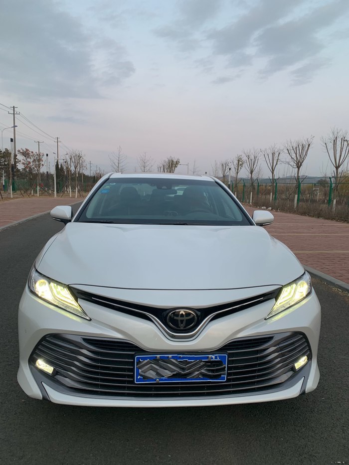 丰田凯美瑞|51岁大爷喜提丰田凯美瑞，始终如一的选择，这个价格不算贵吧？