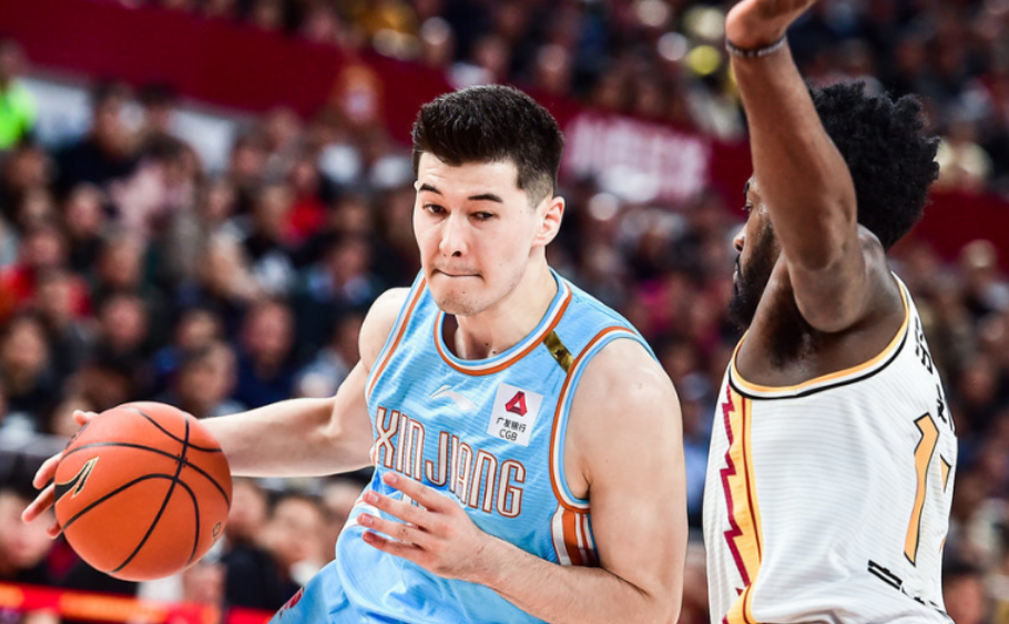 「新疆男篮」新疆男篮前锋回归,状态十足,隐隐有超越周琦的态势