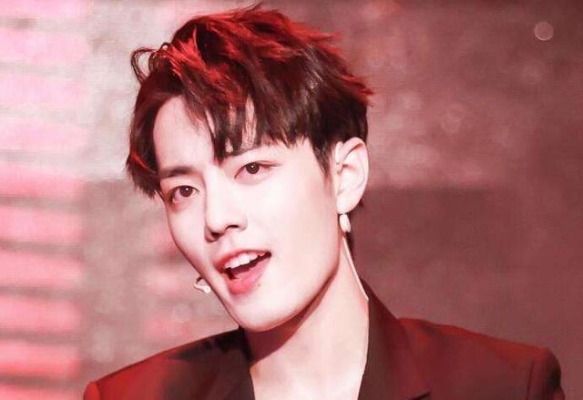 『肖战』恭喜肖战登国际杂志,他的影响力越来越大,越来越有国际范了