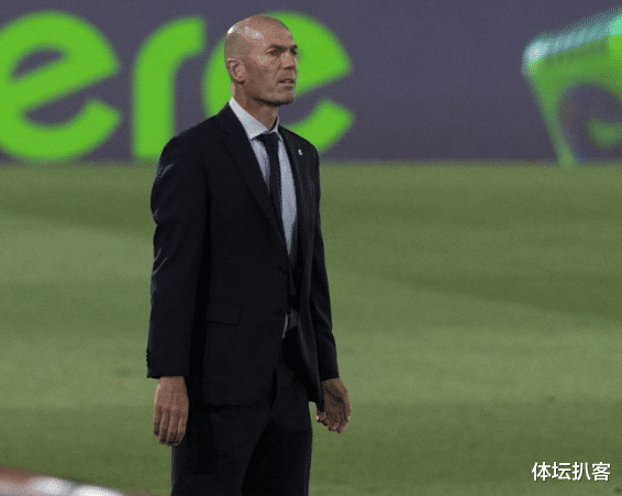 皇家马德里▲1-0!皇马疯狂6连胜杀死西甲悬念,领先巴萨4分,有望提前夺冠!