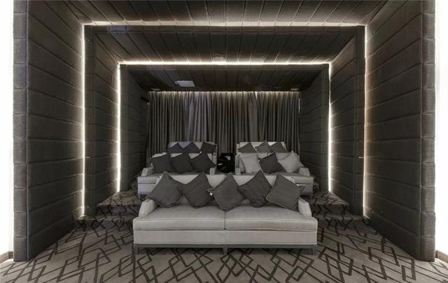 ktv|快别给墙面刷漆了，现在都流行“软硬包”卧室，恒温环保还不贵