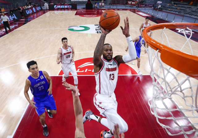 广东男篮|朱芳雨还有后手！新外援已到东莞随时可上场，总冠军广东志在必得