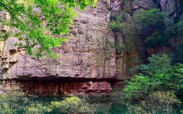 龙潭大峡谷|中国首个倒闭的5A景区，景色不输九寨沟，网友感到可惜
