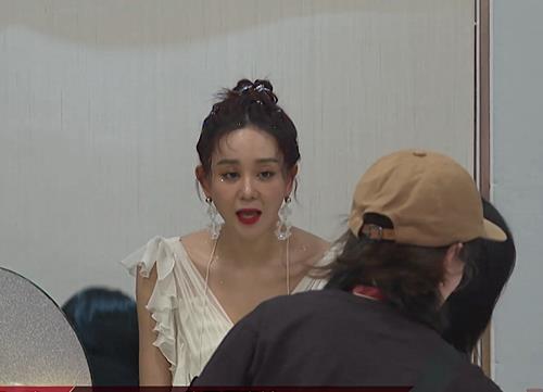 【海陆】海陆的“烤瓷美甲”火了，看到她上手效果，网友：引领潮流！