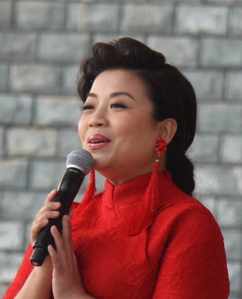 「李谷一」独树一帜的歌唱家,李谷一女儿,19岁荣登春晚,52岁张也无人娶