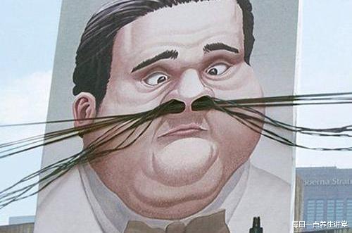 鸡蛋：鼻毛“冒”出来了，应该拔掉还是剪掉呢？劝你千万别干傻事了