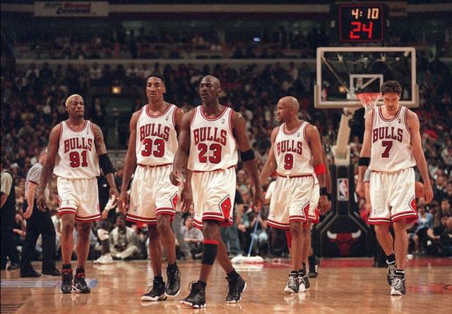 湖人队■97-98赛季东决：荡气回肠的抢七大战，年迈乔丹带队击败步行者队