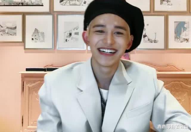 黄旭熙▲黄旭熙室内录制还戴帽子,得知原因,才知现在综艺节目要求有多高!