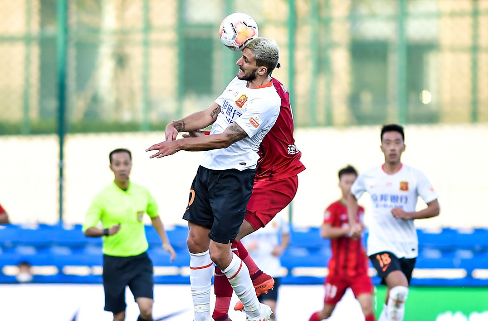 武汉卓尔|武汉卓尔后悔吗？免费放走功勋，成对手后防定海神针，有望进前四