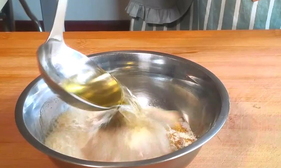 面粉：多层酥火烧做法特别简单，酥的掉渣特别好吃，新手也能零失败