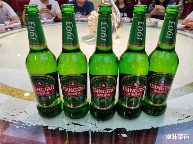 菜花|老丈人办升学宴,我随礼一千元,看看他安排的这桌菜,值多少钱?