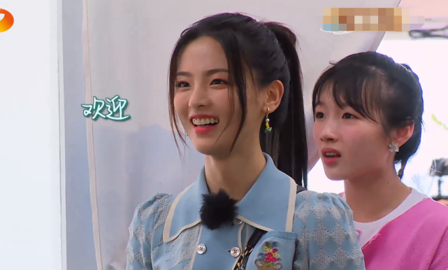 杨超越|\建模脸\有多优越？当杨超越和赵丽颖同框，颜值差距太扎心了