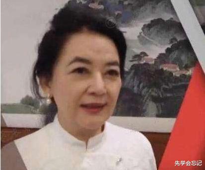 胡慧中■1989年,胡慧中在三楼被炸下烧成火人后,从此踏上被“放纵”不归路