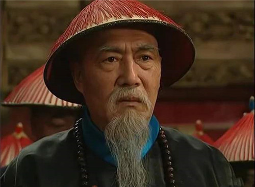 彭德怀|张廷玉晚年向乾隆索要封赏，被削爵位，45年后才发现张廷玉真高明