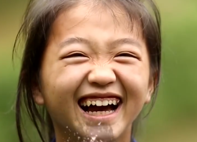 变形计▲变形计：最漂亮农村孩子，年仅12岁就已成“妈妈”，如今状况令人唏嘘！