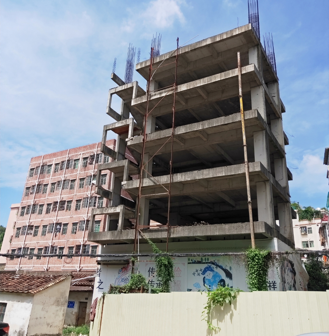 深圳鳌湖老村，房东：嫌房租贵有200块一个月的瓦房，你是否愿意住