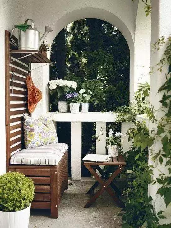 购房置业：好美的阳台和庭院，难得一见，买房就要这样装！