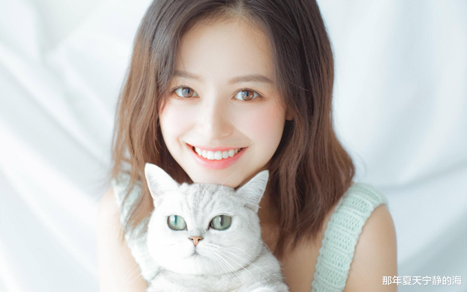 「软件」色情直播软件泛滥,很多家庭妇女在家做色情直播,赚取打赏金额