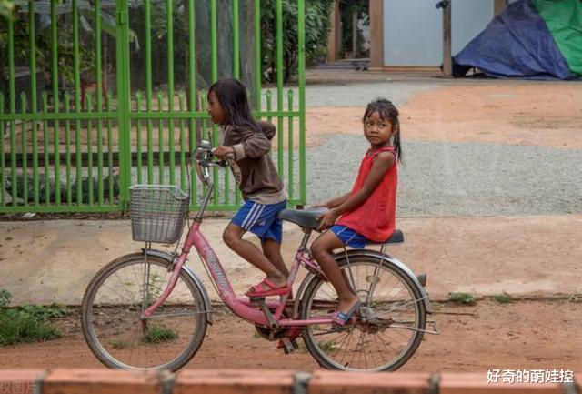 工地|“山,我走出去了!”工地收录取通知书男孩,4年后成帅气兵哥哥