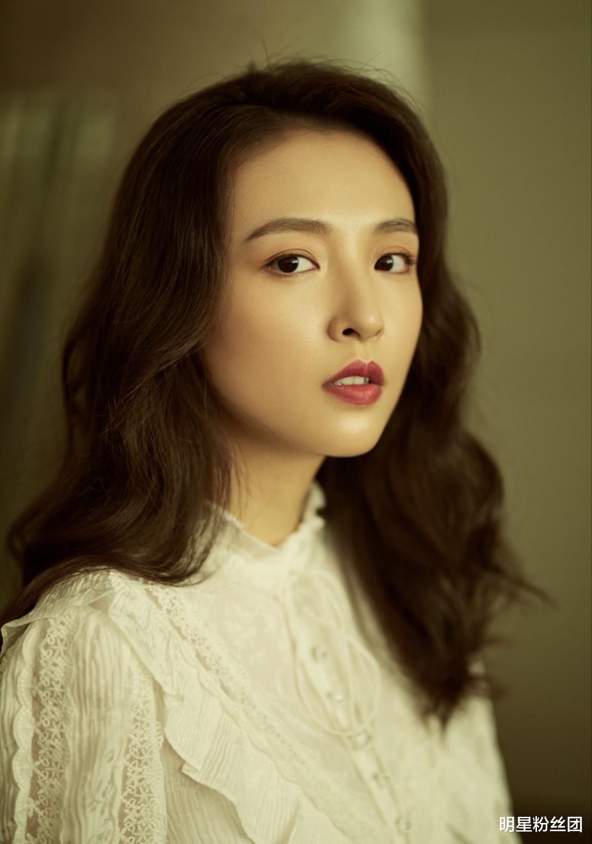 吴倩|吴倩新剧开播热度低，近照状态被吐槽，没有了往日的灵气