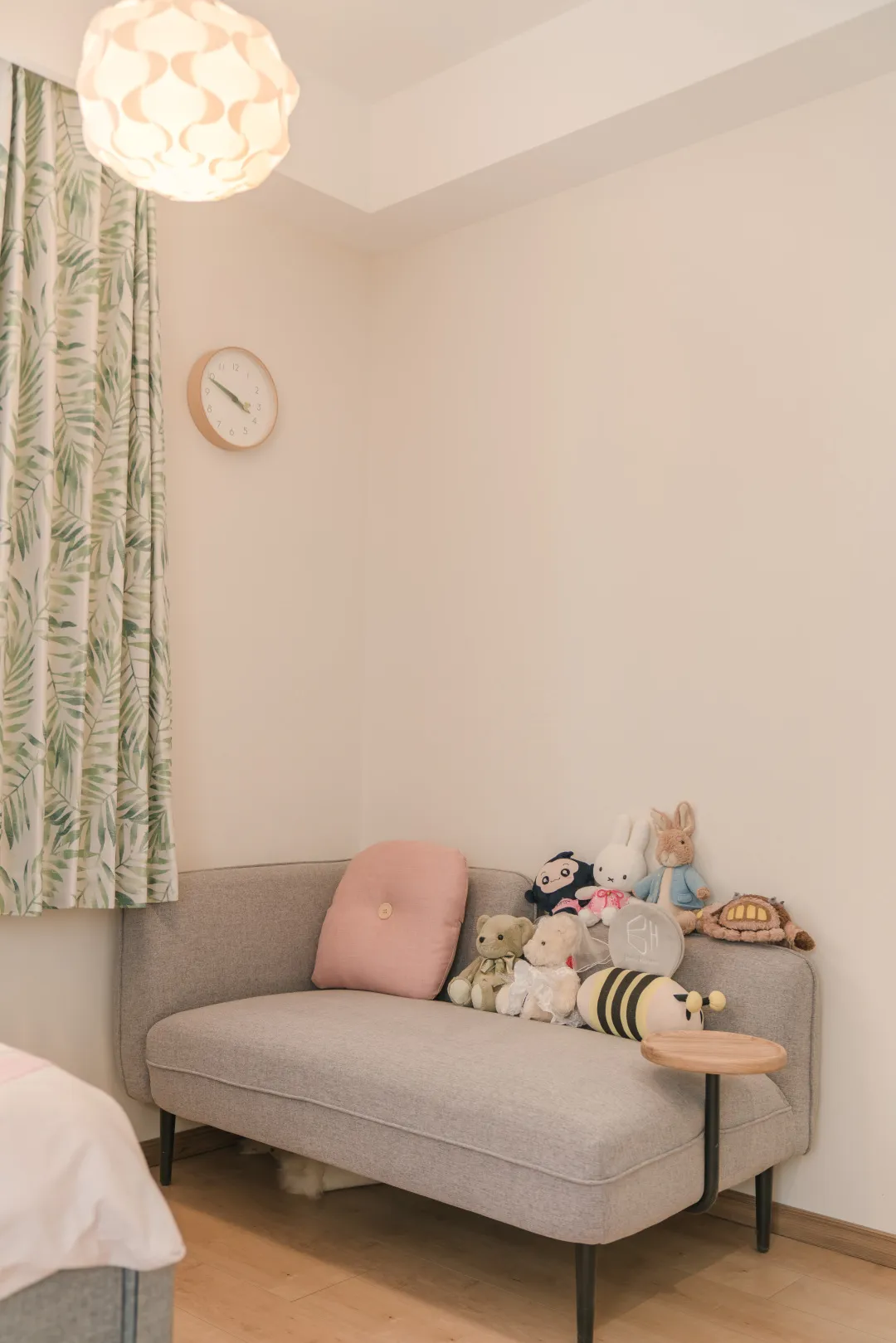 |这个自然温暖的三口之家，有家庭“图书馆、咖啡馆”，适合慢慢的享受生活~