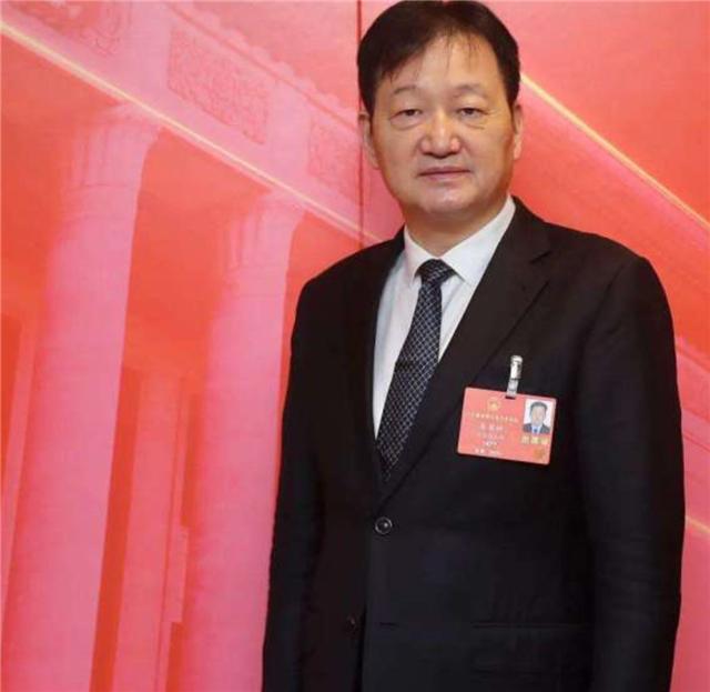 小志的历史观点|弟弟把结婚彩礼钱借给哥哥养猪，今哥哥赚2千亿，弟弟却是普通人