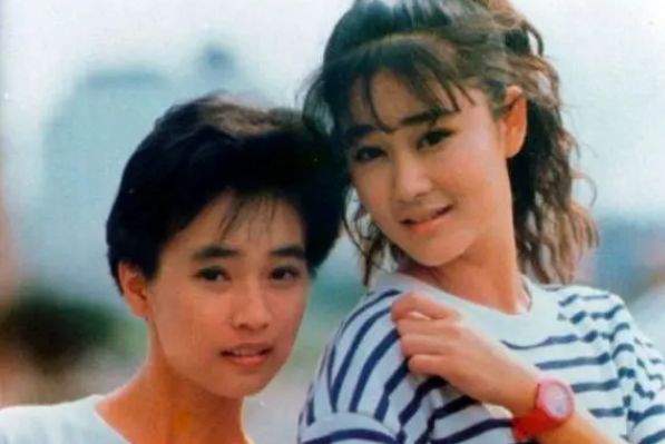 于佳卉|结婚八年丈夫出轨8次，花1亿包养亲闺蜜，43岁时选择烧炭自杀