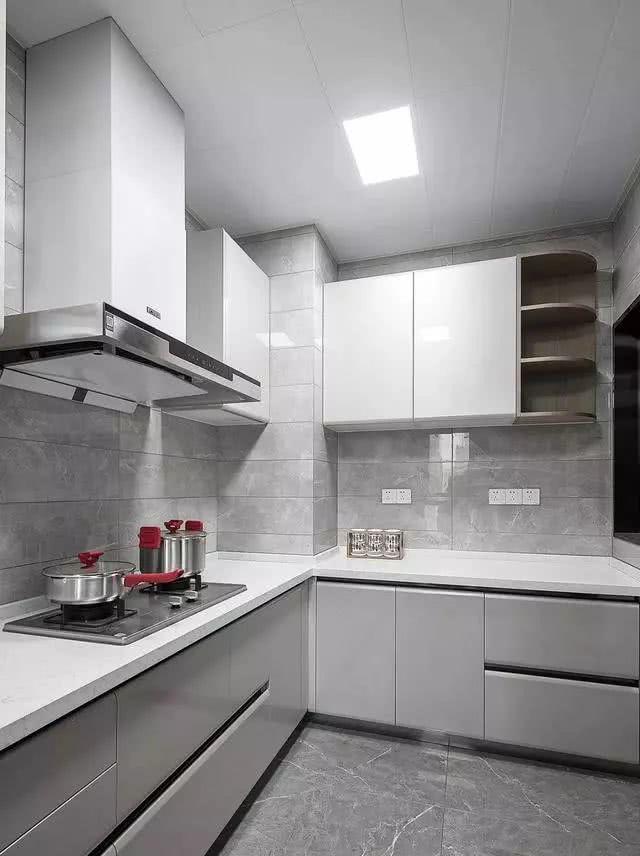 160㎡极简三居，简约而不简单，才是生活的品质！