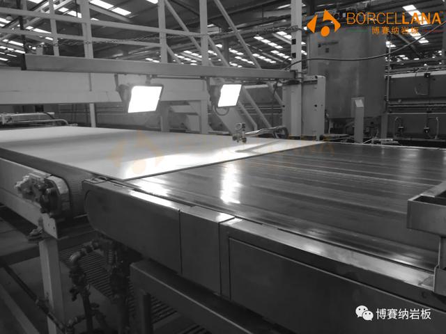 为什么岩板板面纹路不清晰，有像素点？