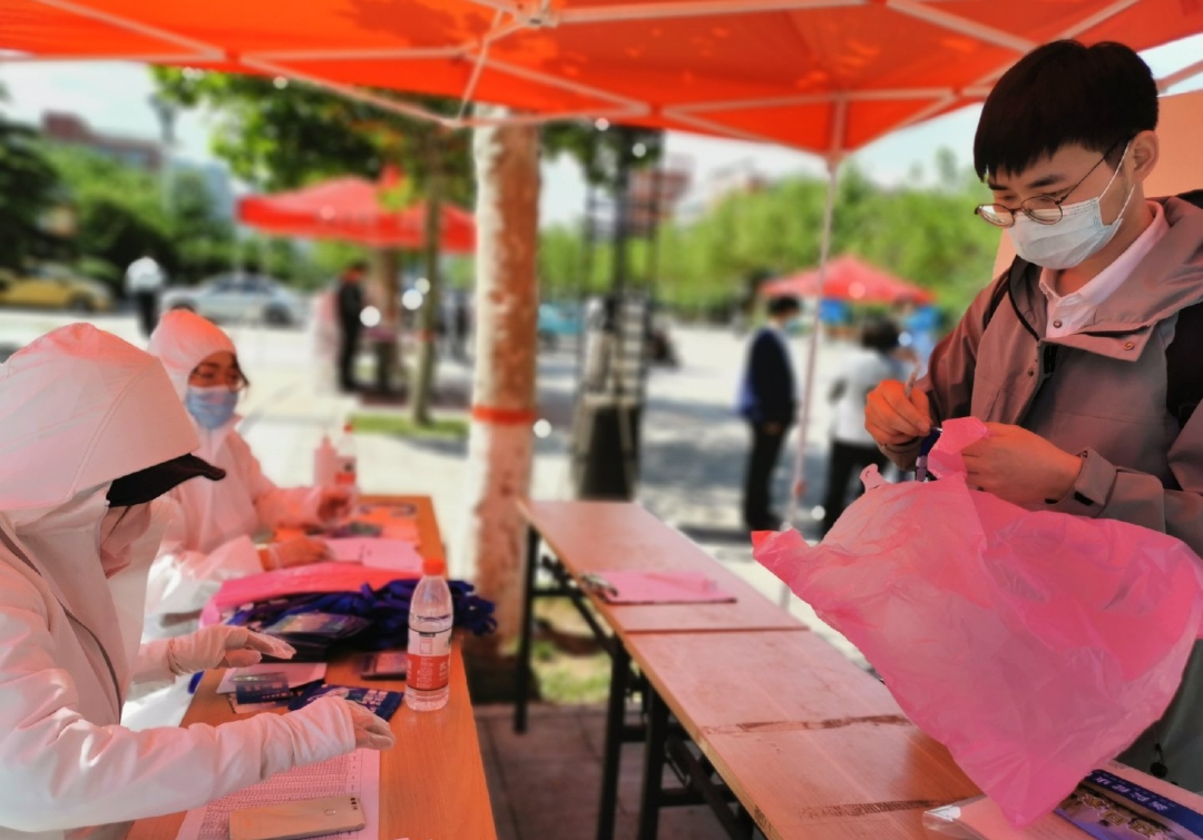 「求职」2020应届毕业生找工作多辛酸？这简历看哭父母！网友：难为他们了