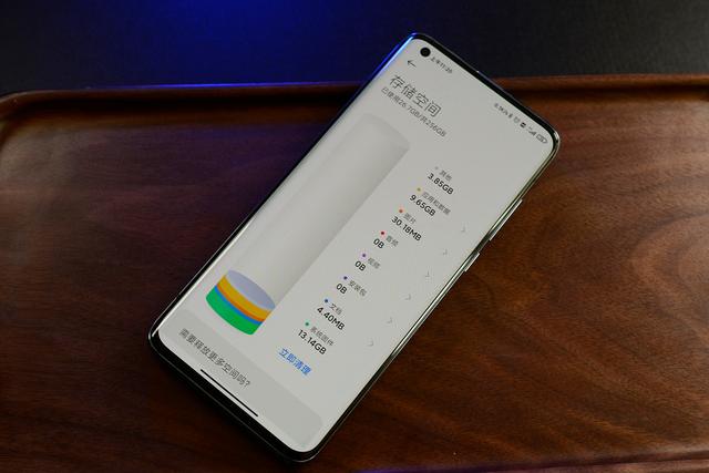 ipad air|8月国内手机销量继续下跌，马斯克说手机是过时产品说对了？