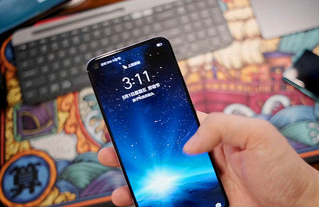 华为nova7▲华为Nova7跌至新低价，对比荣耀30，选择纠结了！