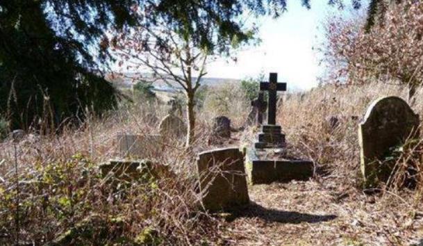 「项羽」为什么古人走夜路时，宁可睡坟地，也不愿去古庙休息？