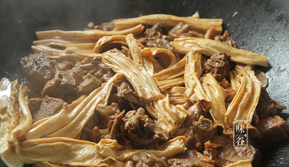 【腐竹】夏至到了，这肉要多吃，比牛肉羊肉强，滋补不上火，焖一锅特馋人