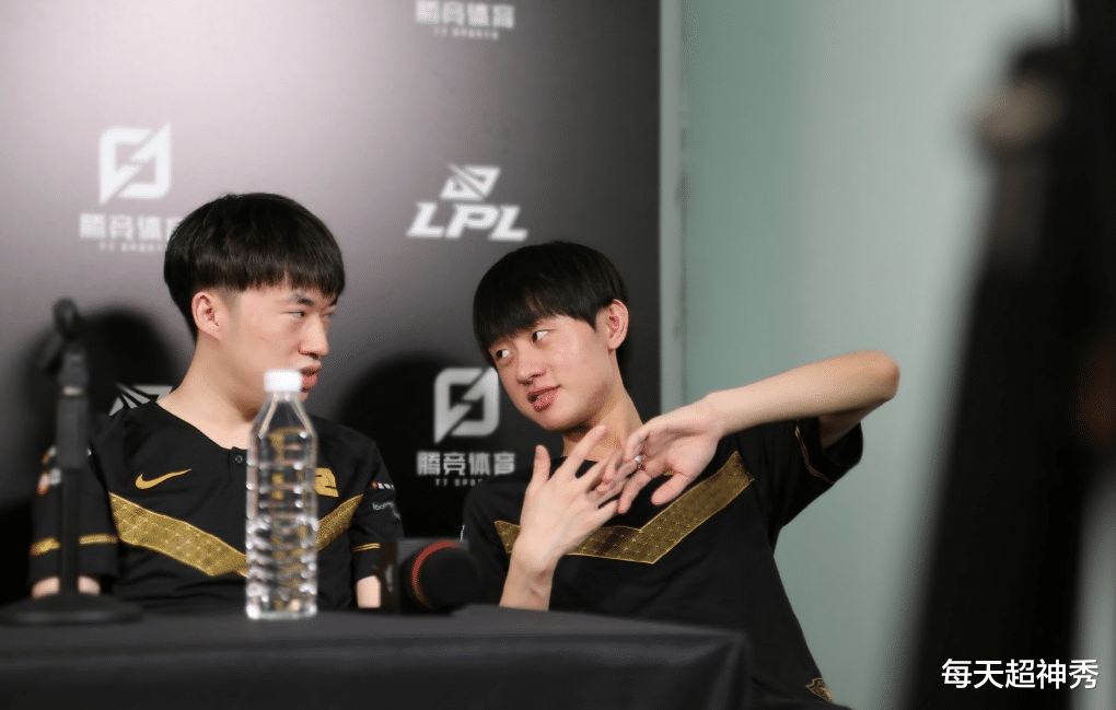 lpl|LPL夏决席位确定后，LPL饭堂整活，RNG与EDG迎来复活赛？