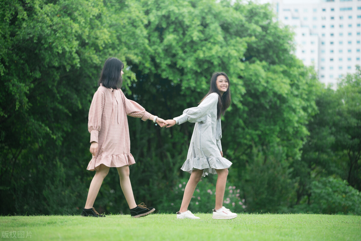 佟丽娅|童谣跟佟丽娅的友谊成过去：不止娱乐圈，见不得你好才是人间常态