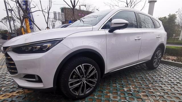 比亚迪|上市2年已卖13万台，起步2.0T，12.99万开出30万档次，买它不后悔