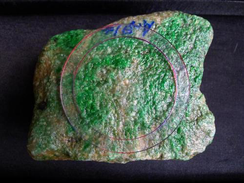 文玩|一刀穷一刀富,翡翠赌石,怎么看松花你必须知道!