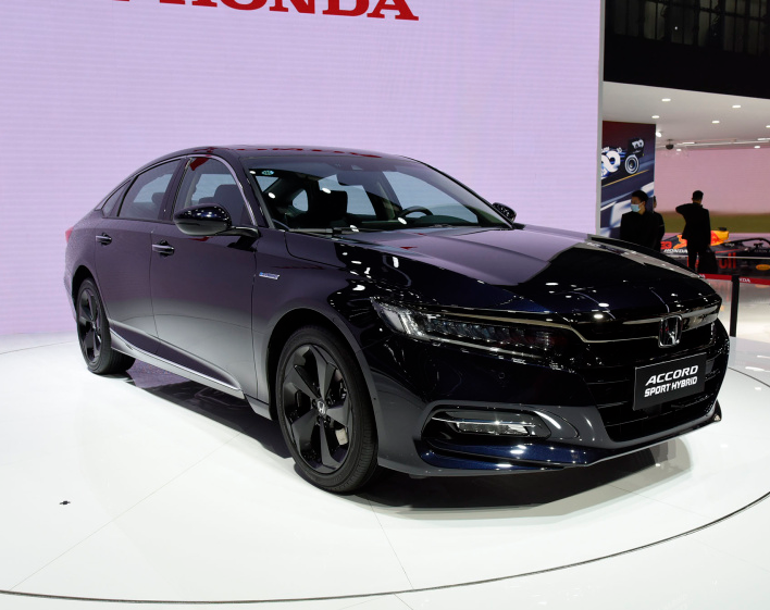 本田雅阁|新本田雅阁曝光，2.0T+10AT动力组成，这难道不是德国车