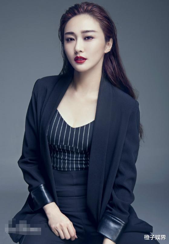 陈冰|她瞒着丈夫参加好声音，台上自称单身，如今30岁爆红身家过亿