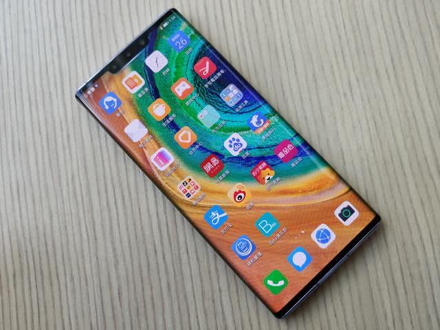 「麒麟990」华为再次良心！麒麟990+无线充电+IP68，顶级旗舰降至真香价