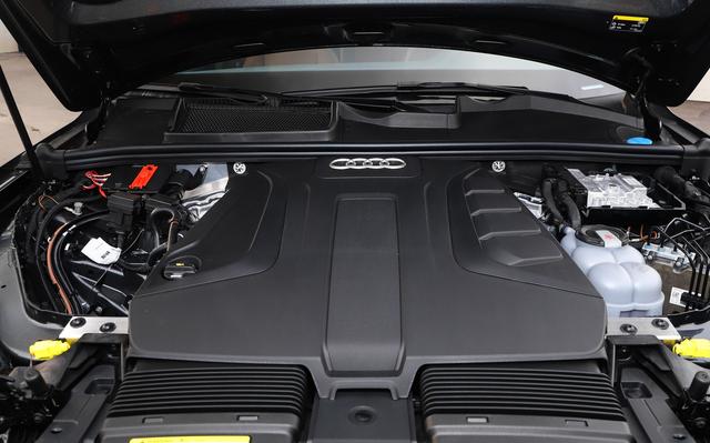 奥迪Q7@奥迪这次改款没诚意,加速5.9秒比Q8更快,网友留言:坐等降价