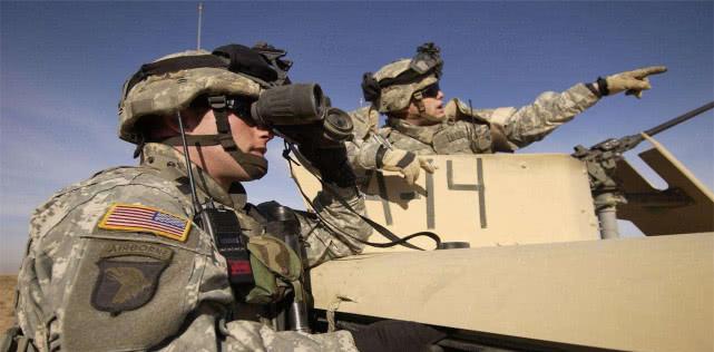 美国@军事演习遇上“豆腐渣工程”，数十美军坠河，3辆坦克瞬间报废