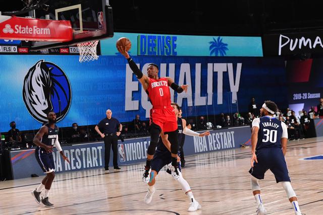 MVP|恭喜!揭幕战首轮砍下49分,双MVP冲冠的机会,真该争取冠军中锋?