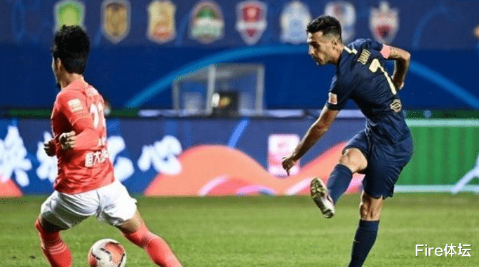 孟晚舟|中超金靴跌下神坛！狂轰14脚0进球，反击良机吃独食还与队友内讧