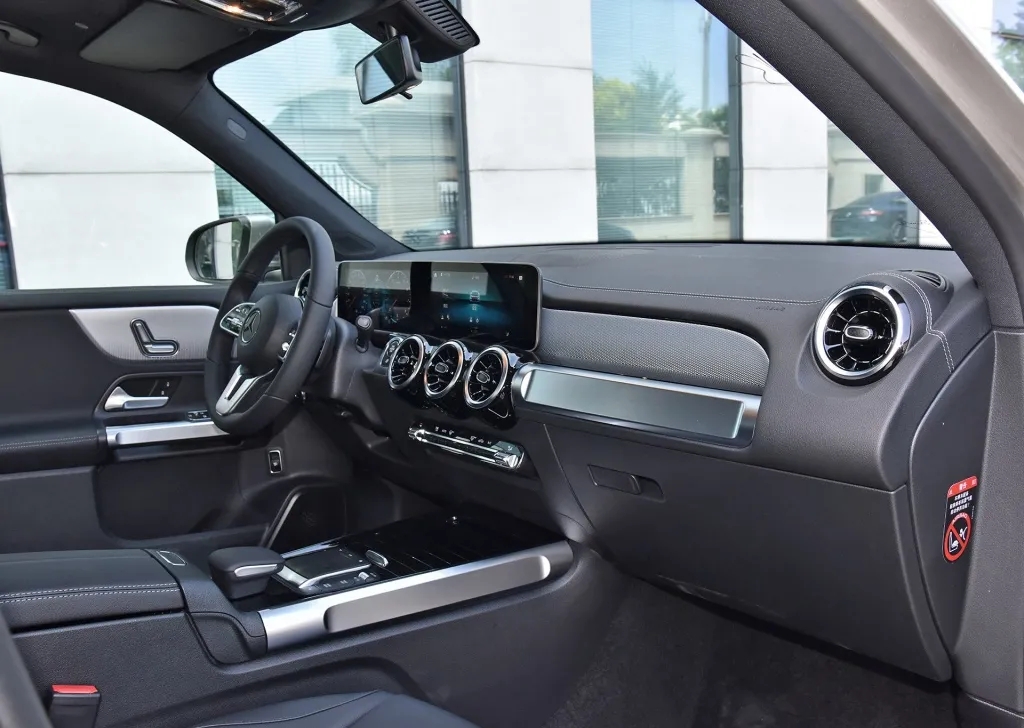 奔驰glb|跌到了22万起,30天卖8701辆,不得不说,奔驰又赢