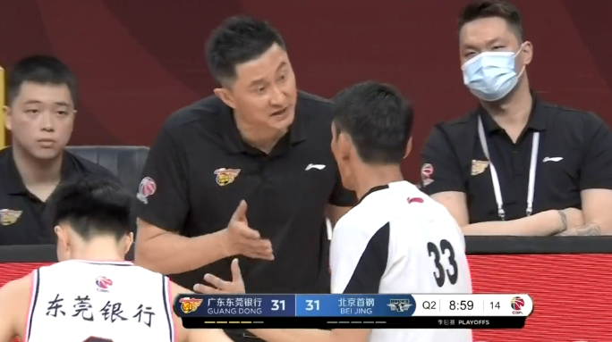 吉林省|杜锋没易建联真不行!两大替身一个4犯一个被驱逐,他们是打手?