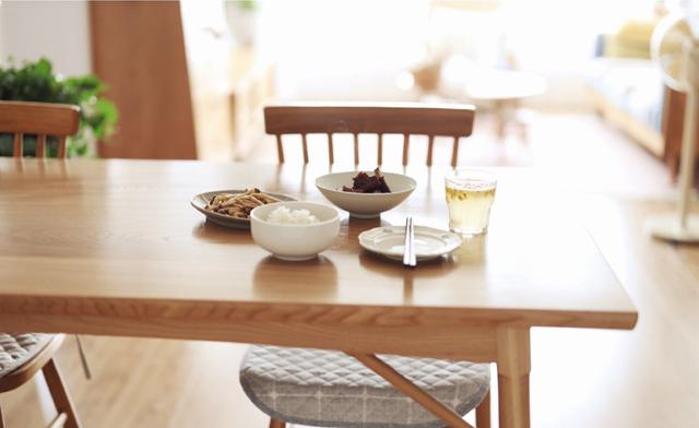 【蟹味菇】一个男人的精致午餐，悄悄走红朋友圈，网友：生活品质，与钱无关