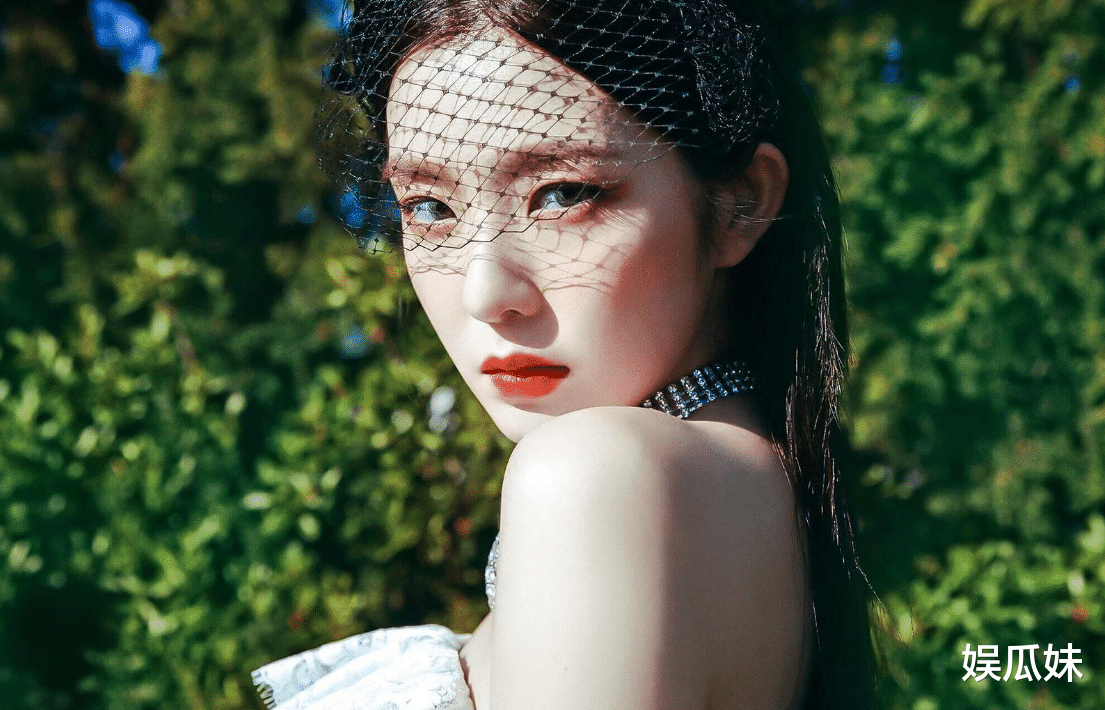 裴珠泫|韩国时尚圈集体反击，四代神颜被曝职场霸凌，道歉后粉丝要求退团