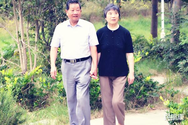 |血脂超标的人，医生：2个降血脂的方法，合理降脂，预防动脉硬化